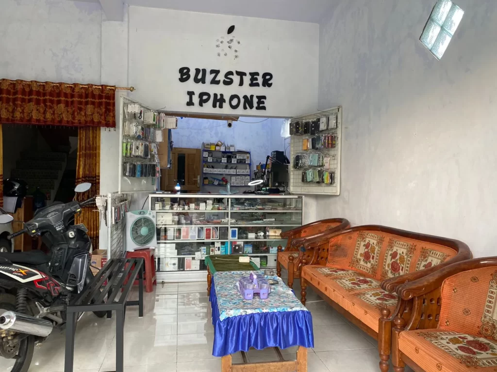 Ruang Tunggu Store Buzster iPhone